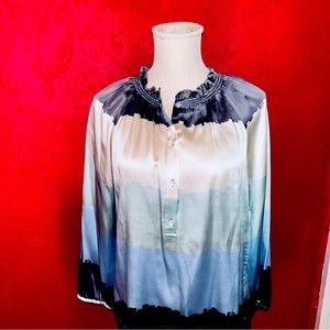Womens BCBG MaxAzria blouse beautiful  top feels great size small